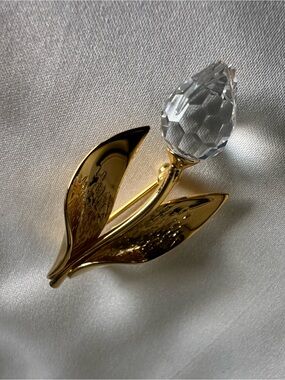 ✨ Vintage Swarovski Crystal Memories Tulip Brooch ✨
